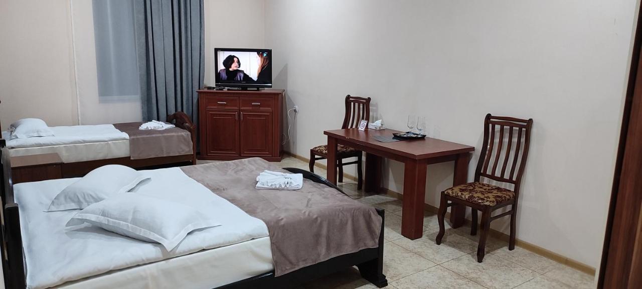 Sweet Home Hotel Meghri Exterior foto